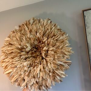 Round Feather Wall Decor